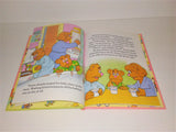 Jim Henson's Muppets in FOZZIE BEAR, STAR HELPER - A Book About Responsibility from 1992 - sandeesmemoriesandcollectibles.com