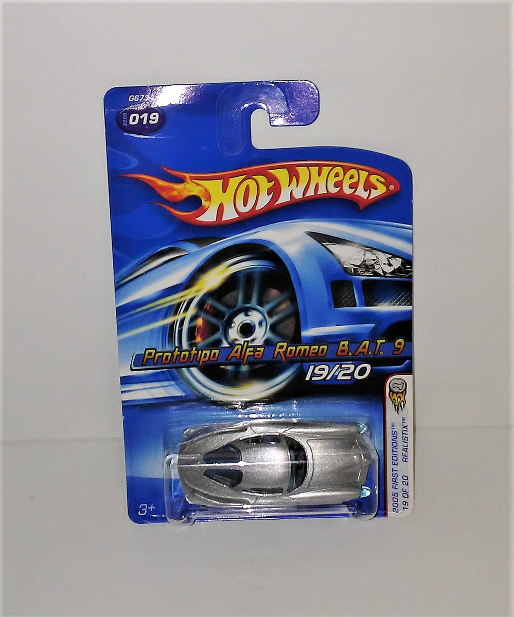 Hot Wheels Realistix Silver PROTOTIPO ALFA ROMEO 2005