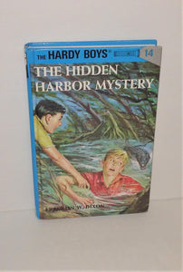 The Hardy Boys THE HIDDEN HARBOR MYSTERY Book #14 by Franklin W. Dixon from 1998 - sandeesmemoriesandcollectibles.com
