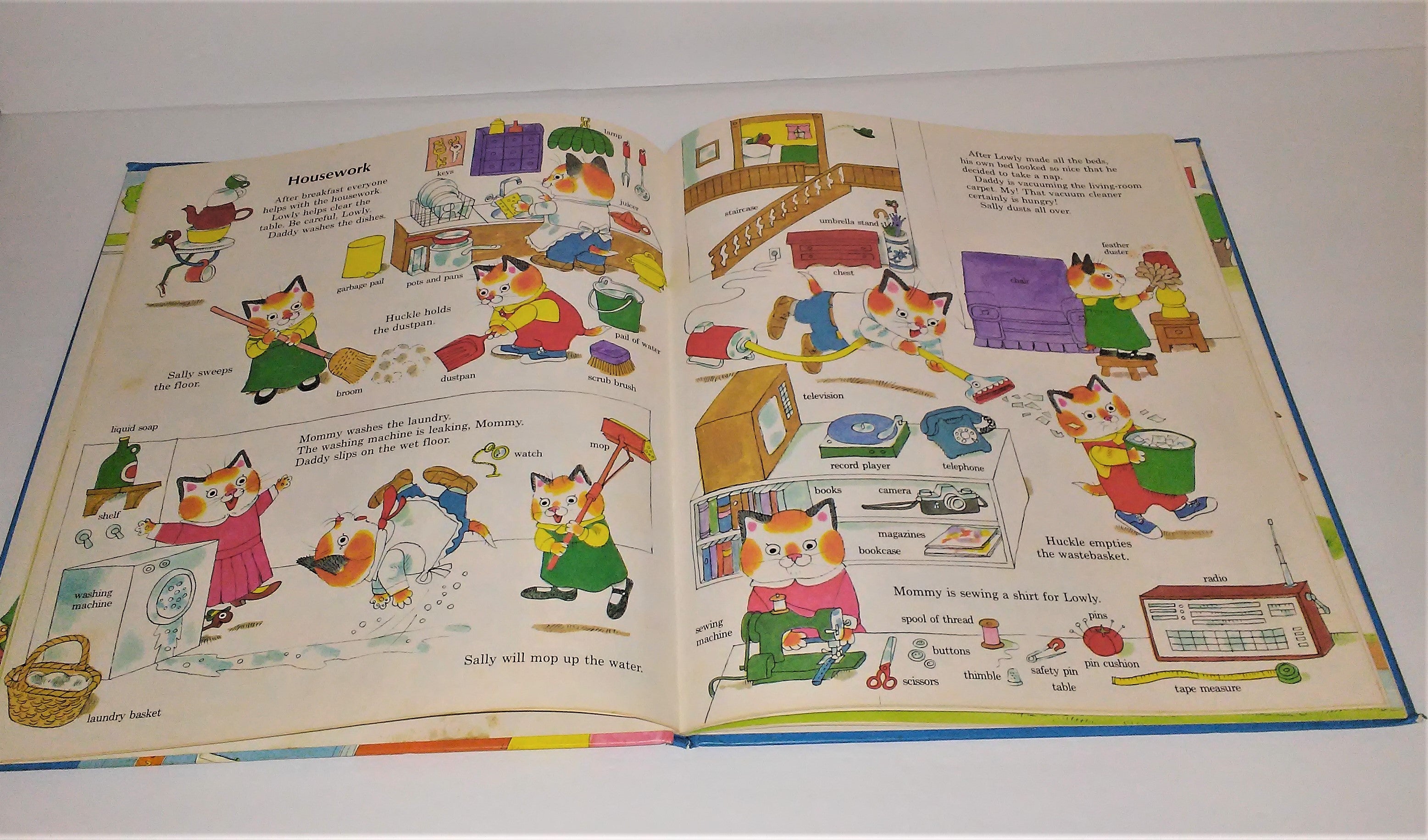 Richard Scarry's BEST FIRST BOOK EVER! Hardcover from 1979 RARE – Sandee's  Memories & Collectibles