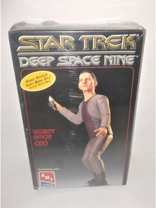 Star Trek Deep Space Nine SECURITY OFFICER ODO Plastic Model Figure Kit with Display Base from 1995